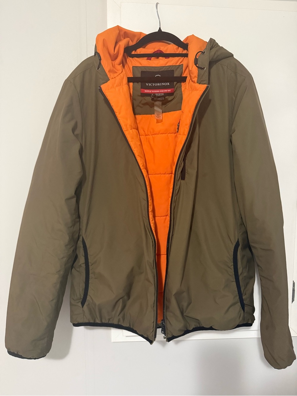 241. Victorinox $250 Men’s Olive Jacket with Orange Lining Military Outdoor